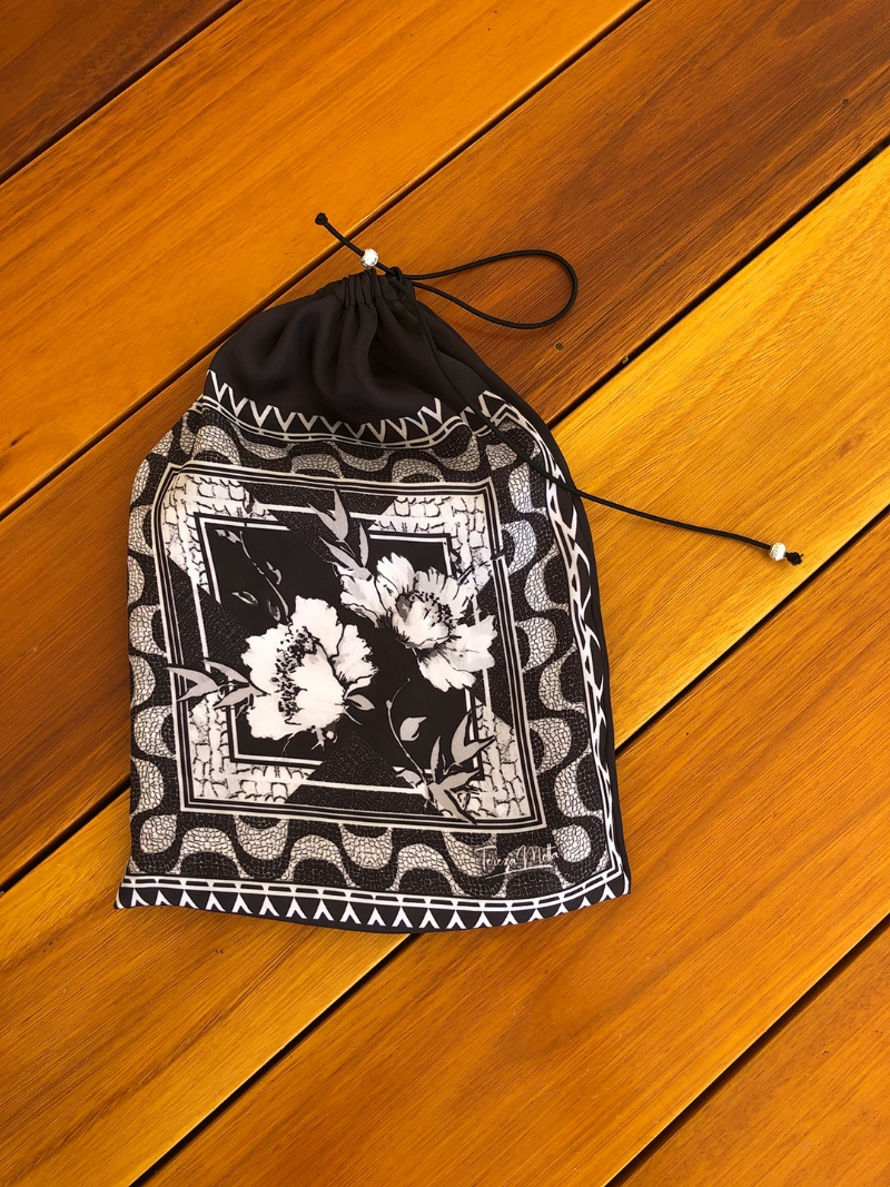 Pare Personalizado Black Flower